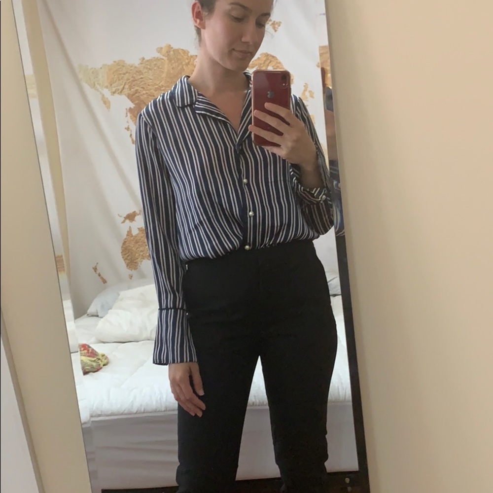 3/$25 - petitie blouse button down